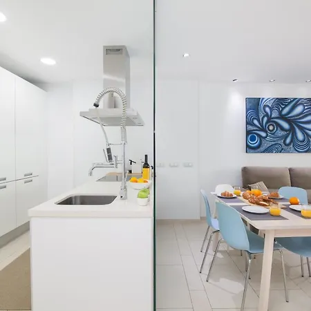 Luxury Avilla Olas - Swimming Pool 85m Long - Garage דירה *