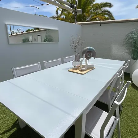 Luxury Avilla Olas - Swimming Pool 85m Long - Garage *