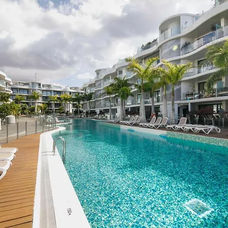 Luxury Avilla Olas - Swimming Pool 85m Long - Garage *